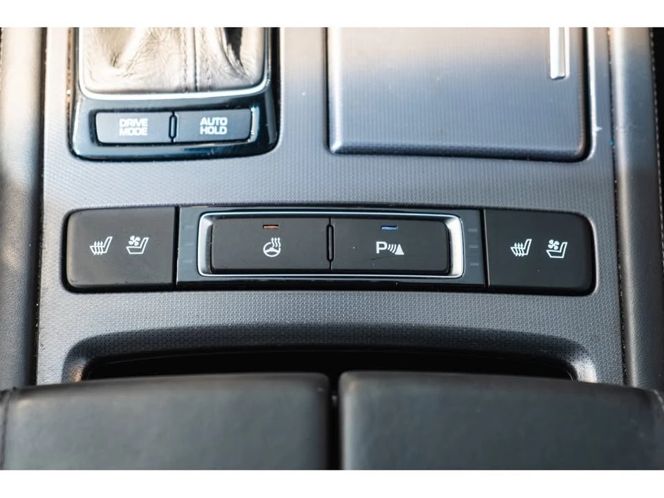 2015 Hyundai Genesis - Image 15 of 20