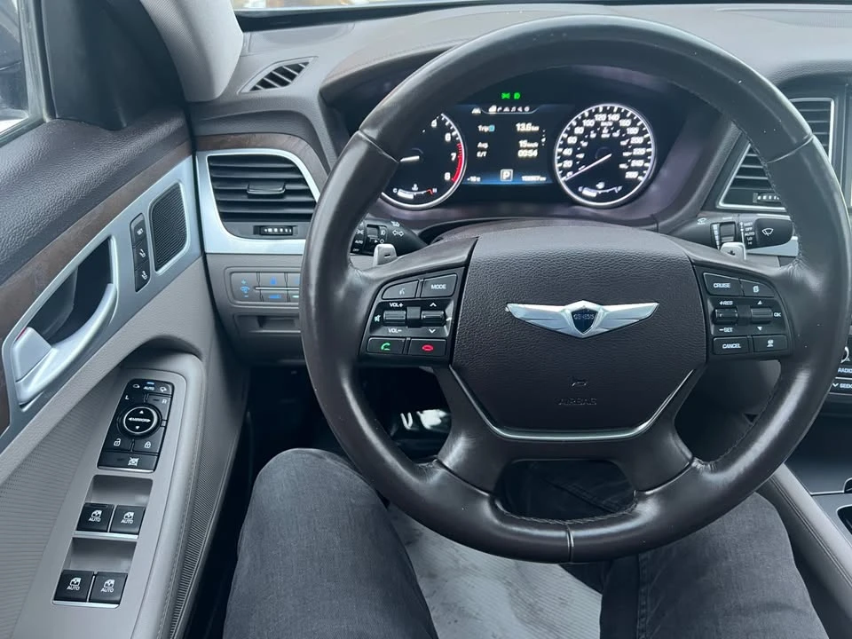 2015 Hyundai Genesis - Image 14 of 20