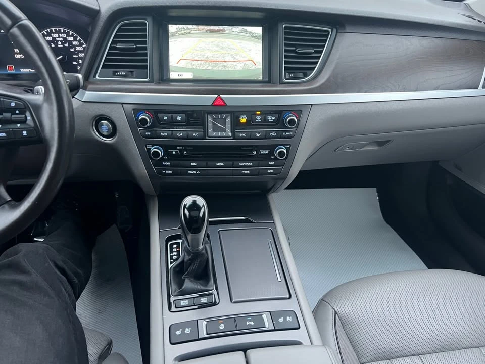 2015 Hyundai Genesis - Image 13 of 20