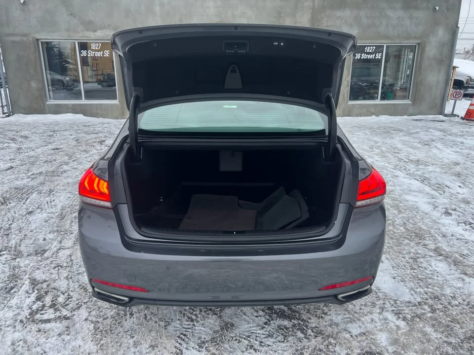 2015 Hyundai Genesis - Image 17 of 20
