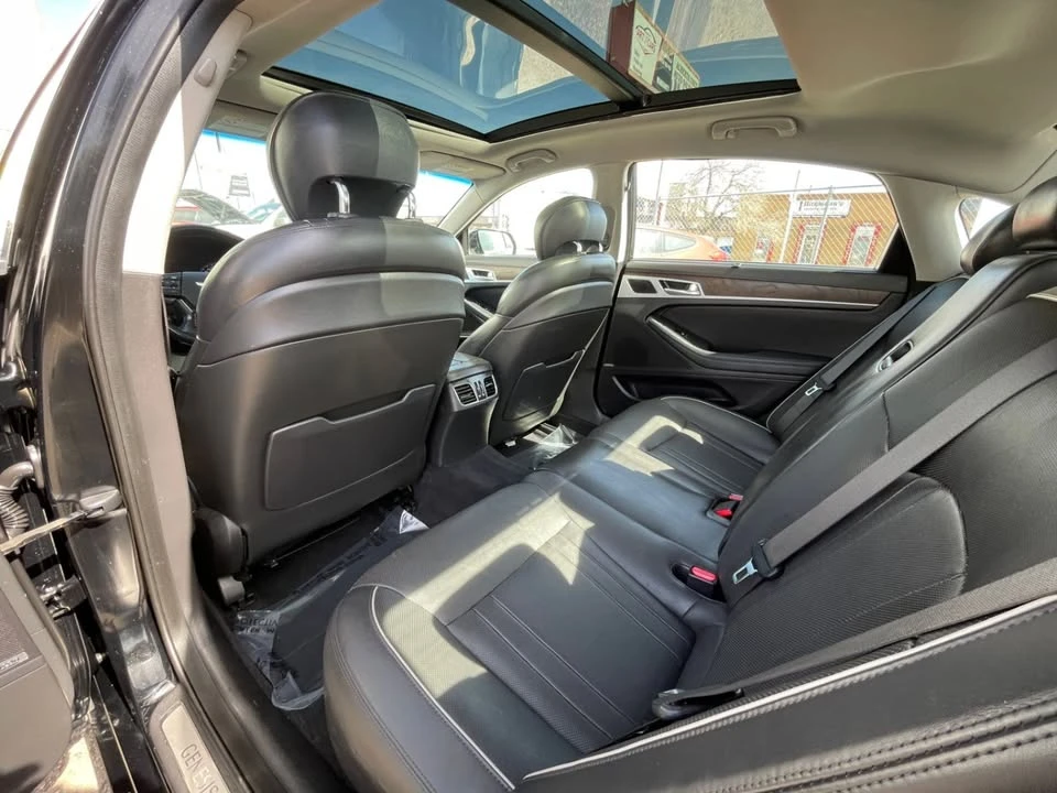 2015 Hyundai Genesis - Image 14 of 20