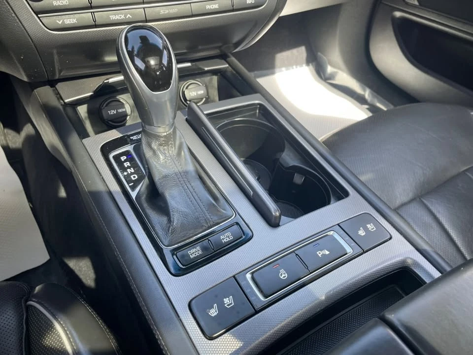 2015 Hyundai Genesis - Image 11 of 20
