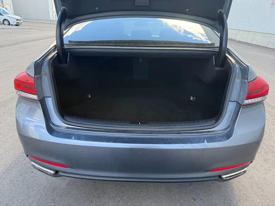 2015 Hyundai Genesis - Image 17 of 20