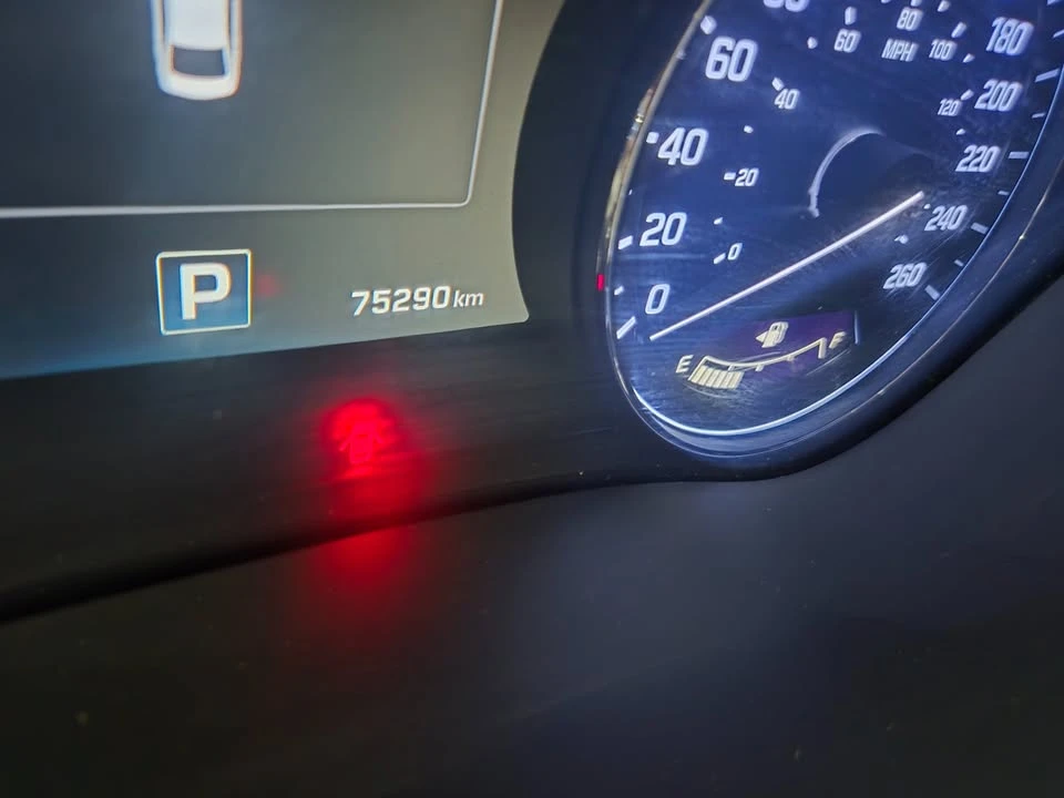 2015 Hyundai Genesis - Image 14 of 14