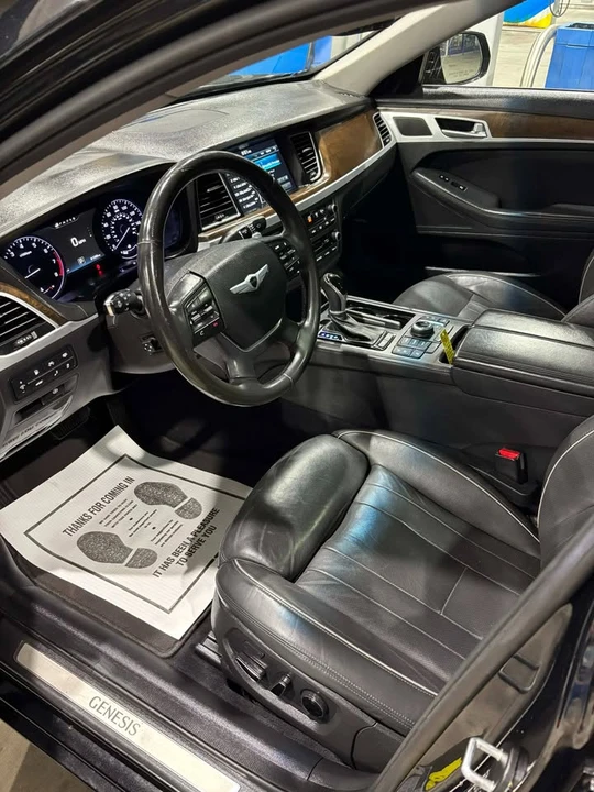 2015 Hyundai Genesis - Image 9 of 15
