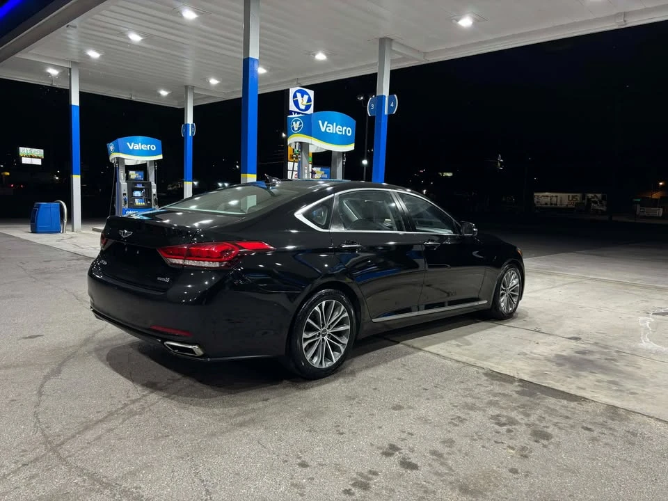 2015 Hyundai Genesis - Image 5 of 15