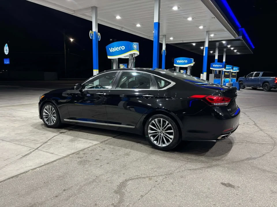 2015 Hyundai Genesis - Image 7 of 15