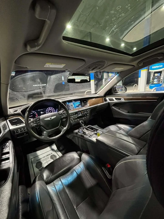 2015 Hyundai Genesis - Image 11 of 15