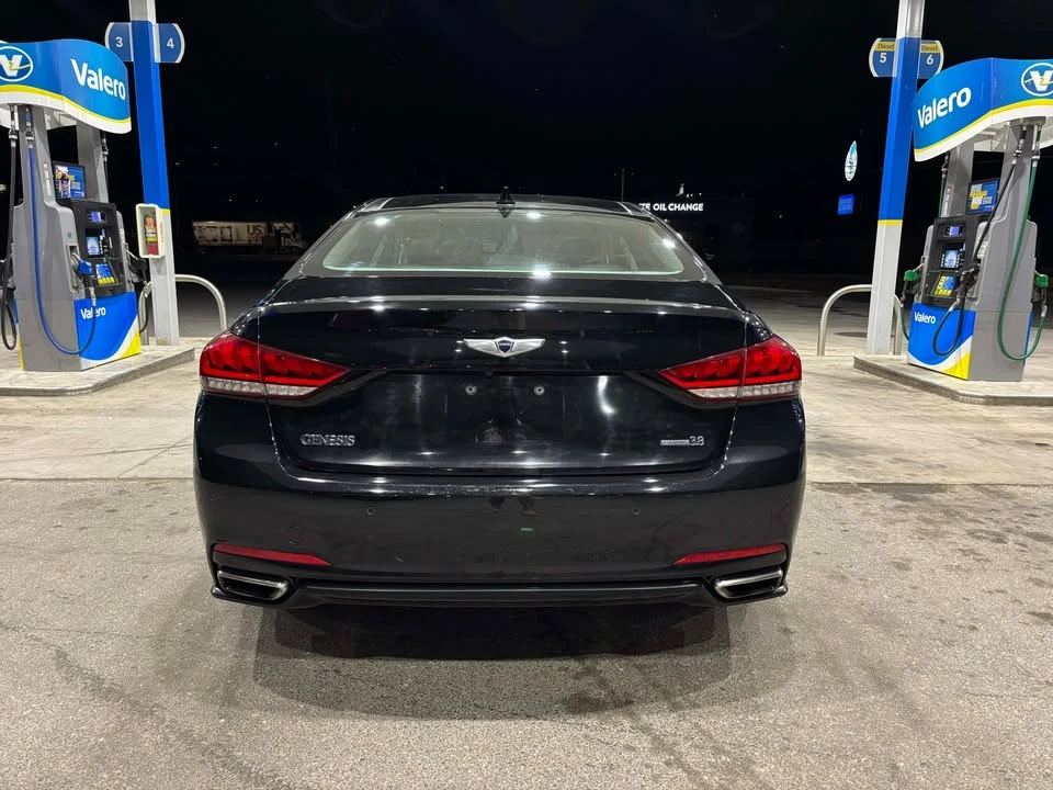 2015 Hyundai Genesis - Image 6 of 15
