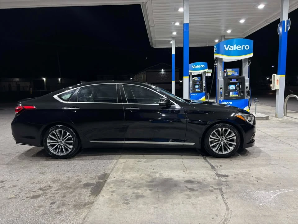 2015 Hyundai Genesis - Image 4 of 15