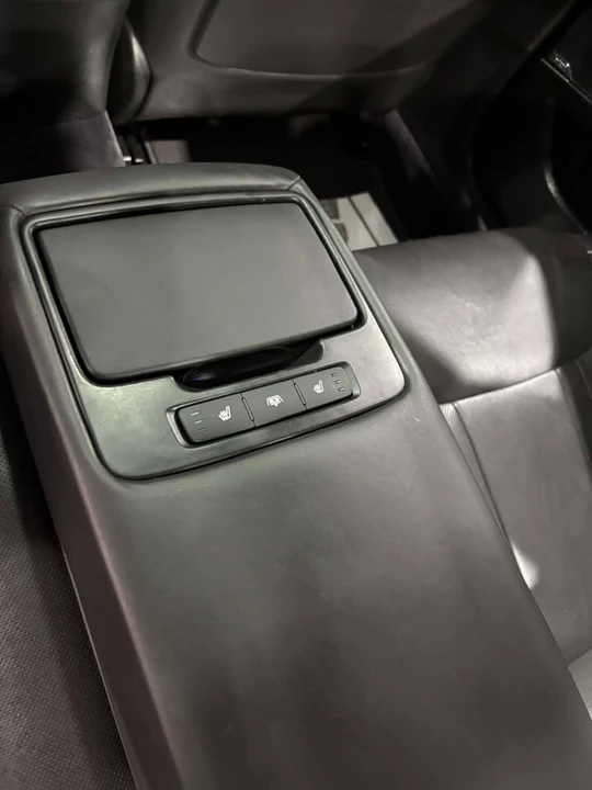 2015 Hyundai Genesis - Image 14 of 15