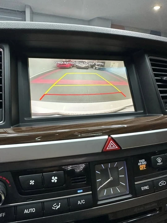 2015 Hyundai Genesis - Image 12 of 20