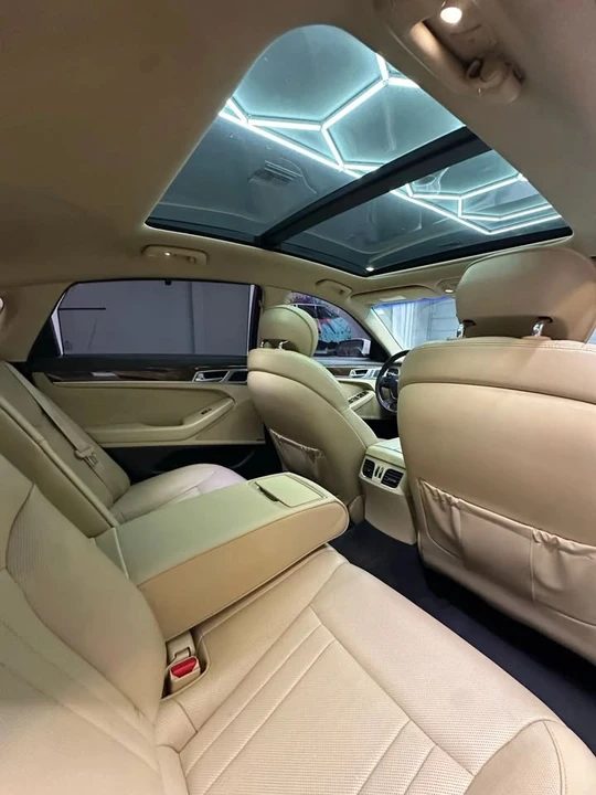 2015 Hyundai Genesis - Image 16 of 20