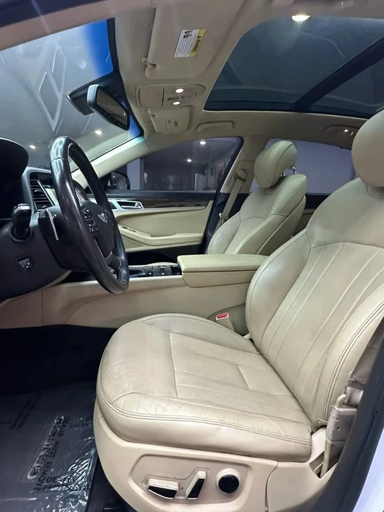 2015 Hyundai Genesis - Image 7 of 20