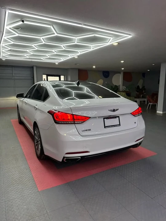 2015 Hyundai Genesis - Image 4 of 20