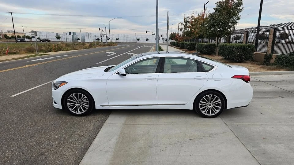 2015 Hyundai Genesis - Image 6 of 20