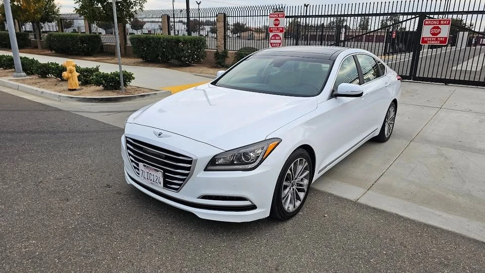 2015 Hyundai Genesis - Image 7 of 20