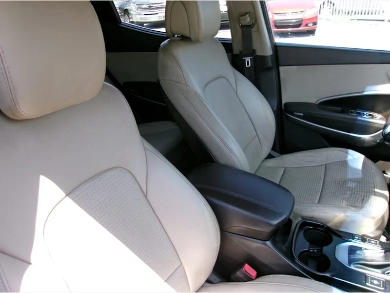 2015 Hyundai Santa Fe - Image 10 of 20