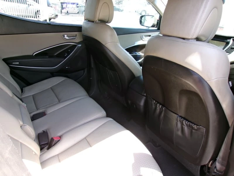 2015 Hyundai Santa Fe - Image 11 of 20