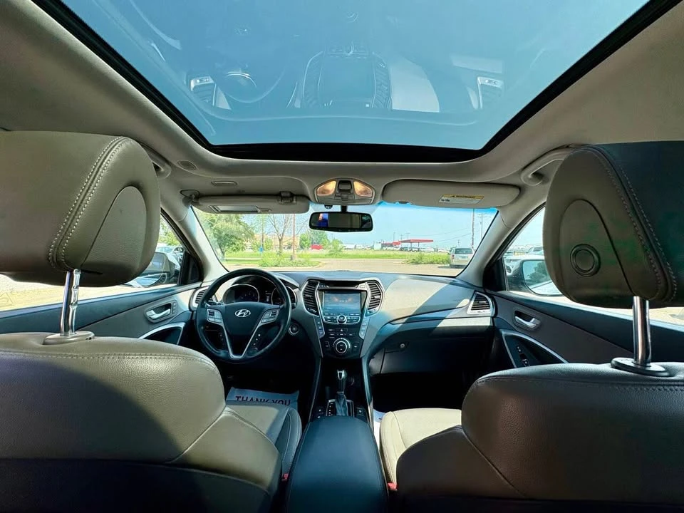 2015 Hyundai Santa Fe - Image 17 of 20