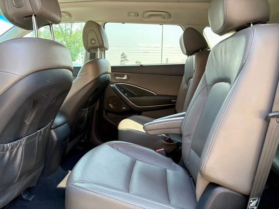 2015 Hyundai Santa Fe - Image 10 of 20