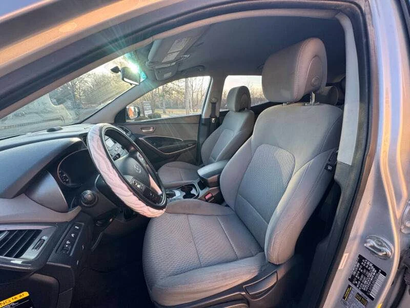 2015 Hyundai Santa Fe - Image 14 of 16