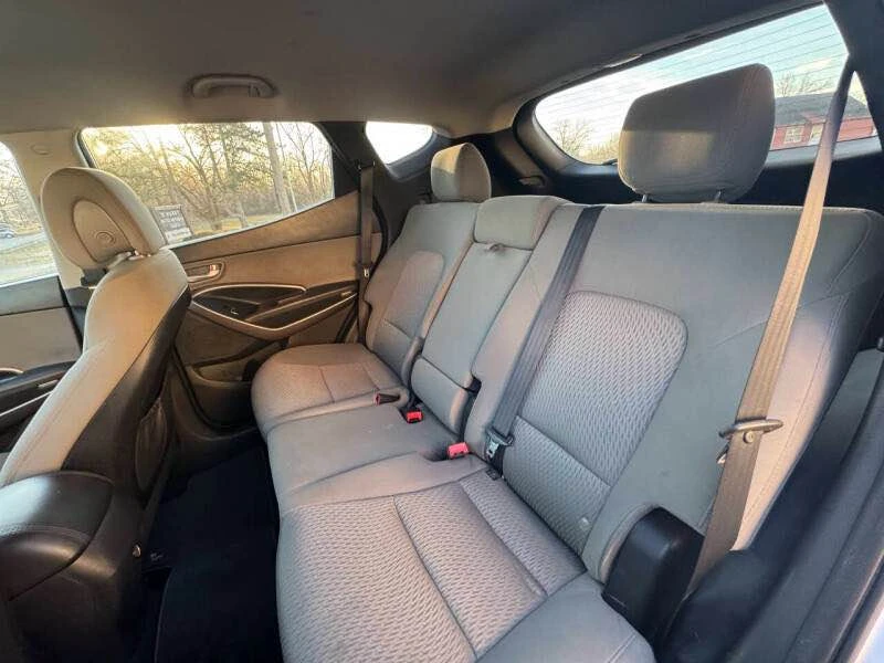 2015 Hyundai Santa Fe - Image 13 of 16