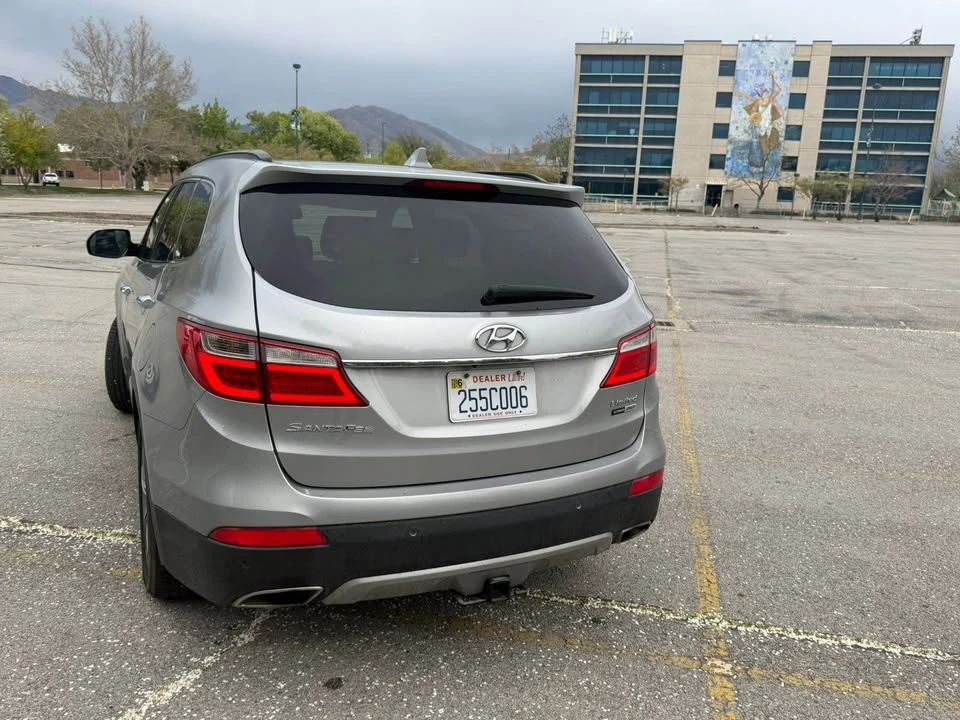 2015 Hyundai Santa Fe - Image 7 of 9