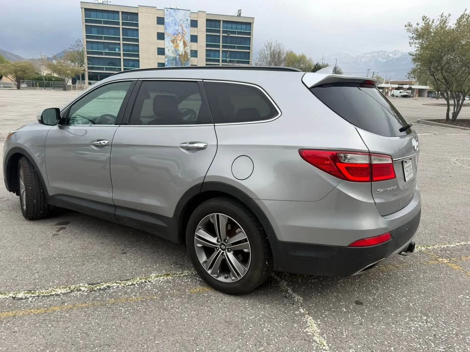 2015 Hyundai Santa Fe - Image 8 of 9