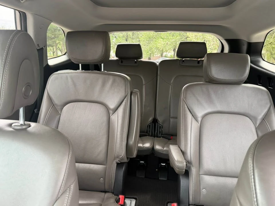 2015 Hyundai Santa Fe - Image 3 of 9