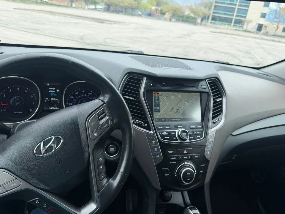 2015 Hyundai Santa Fe - Image 4 of 9