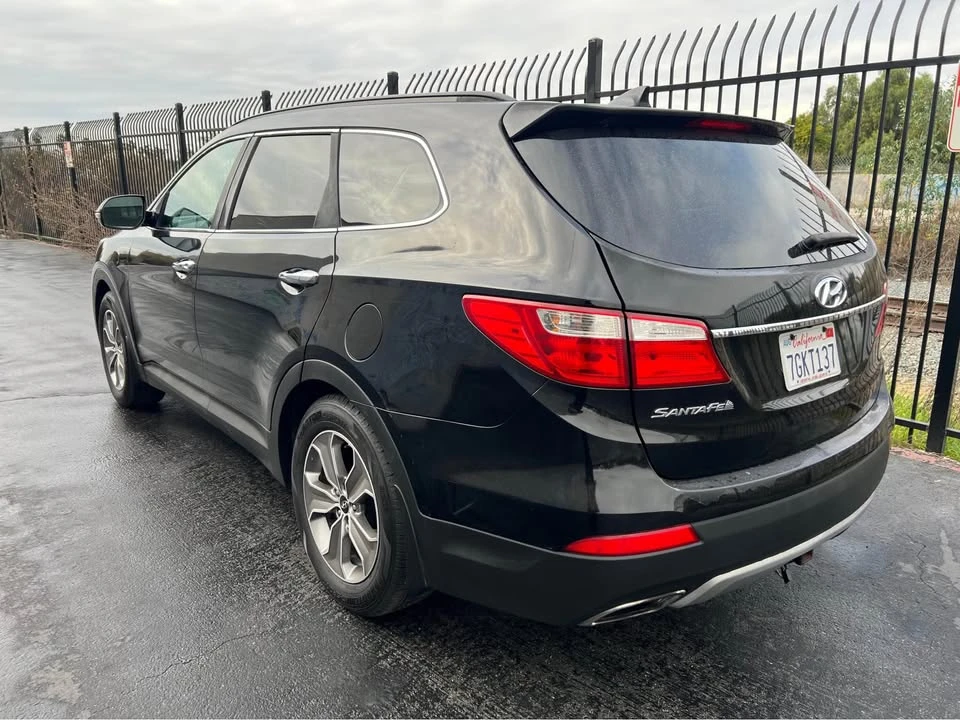 2015 Hyundai Santa Fe - Image 3 of 10