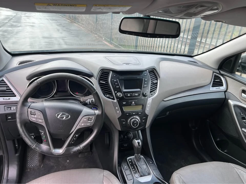 2015 Hyundai Santa Fe - Image 5 of 10