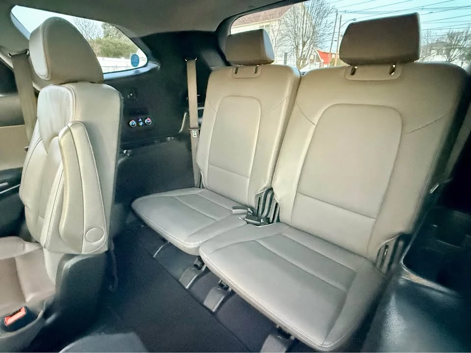 2015 Hyundai Santa Fe - Image 15 of 20