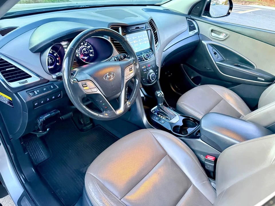 2015 Hyundai Santa Fe - Image 11 of 20