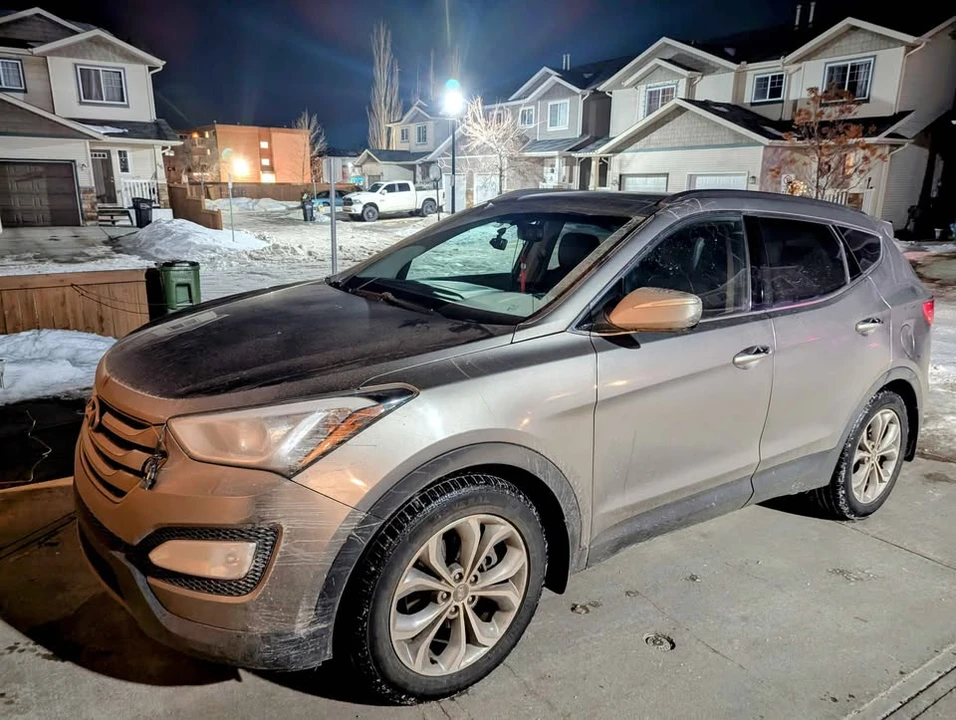 2015 Hyundai Santa Fe - Image 2 of 8
