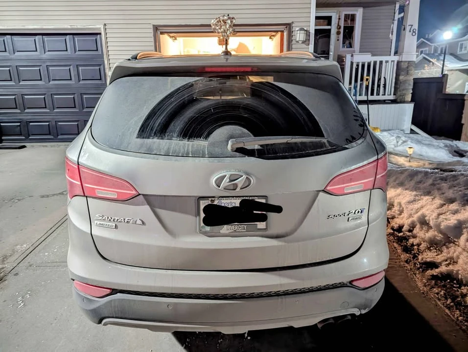2015 Hyundai Santa Fe - Image 5 of 8