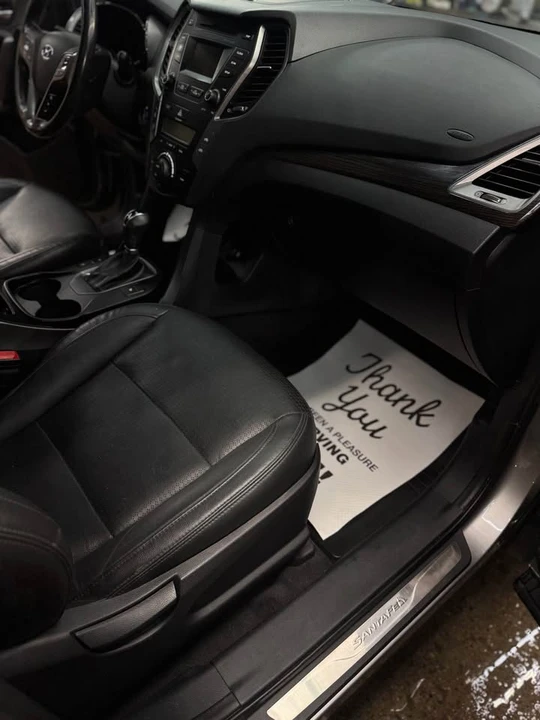 2015 Hyundai Santa Fe - Image 6 of 10