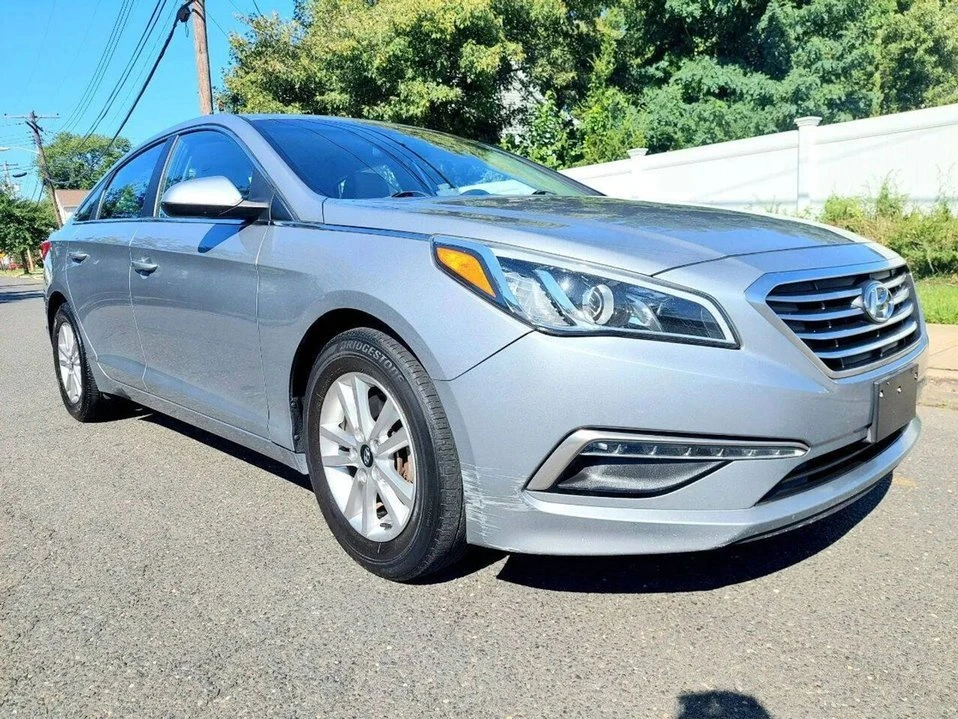 2015 Hyundai Sonata - Image 4 of 12