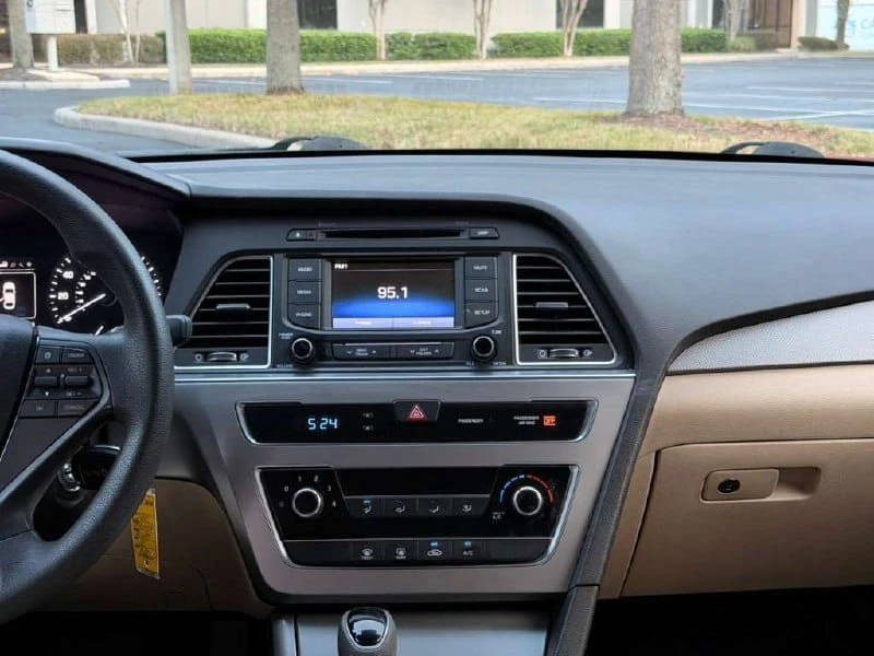 2015 Hyundai Sonata - Image 5 of 9