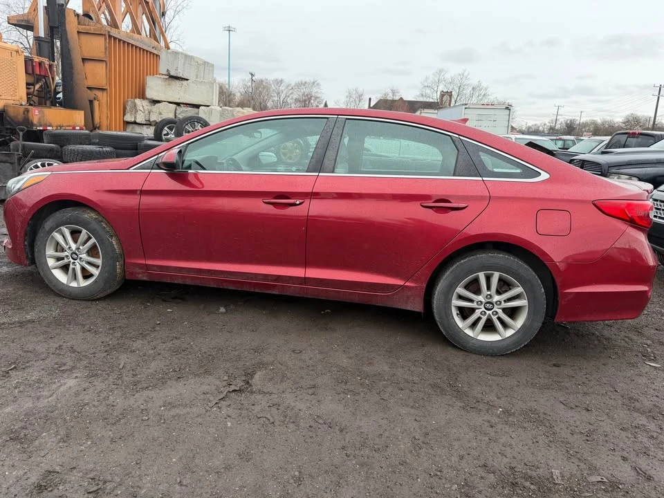 2015 Hyundai Sonata - Image 2 of 6