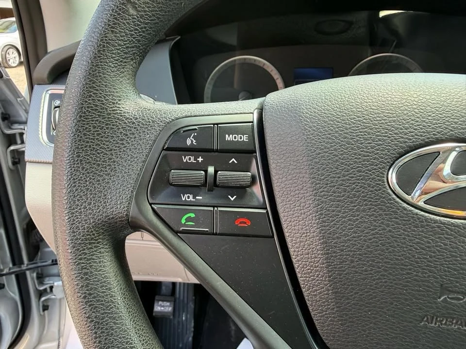 2015 Hyundai Sonata - Image 10 of 20