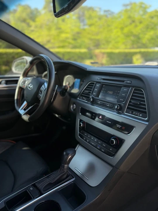 2015 Hyundai Sonata - Image 10 of 18