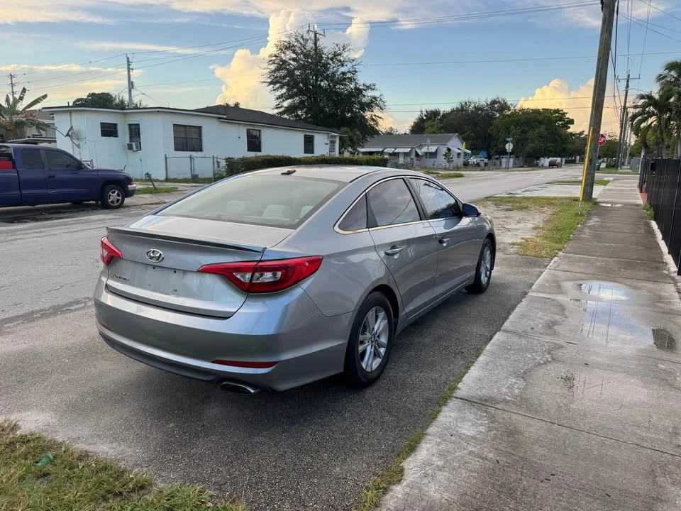2015 Hyundai Sonata - Image 4 of 5