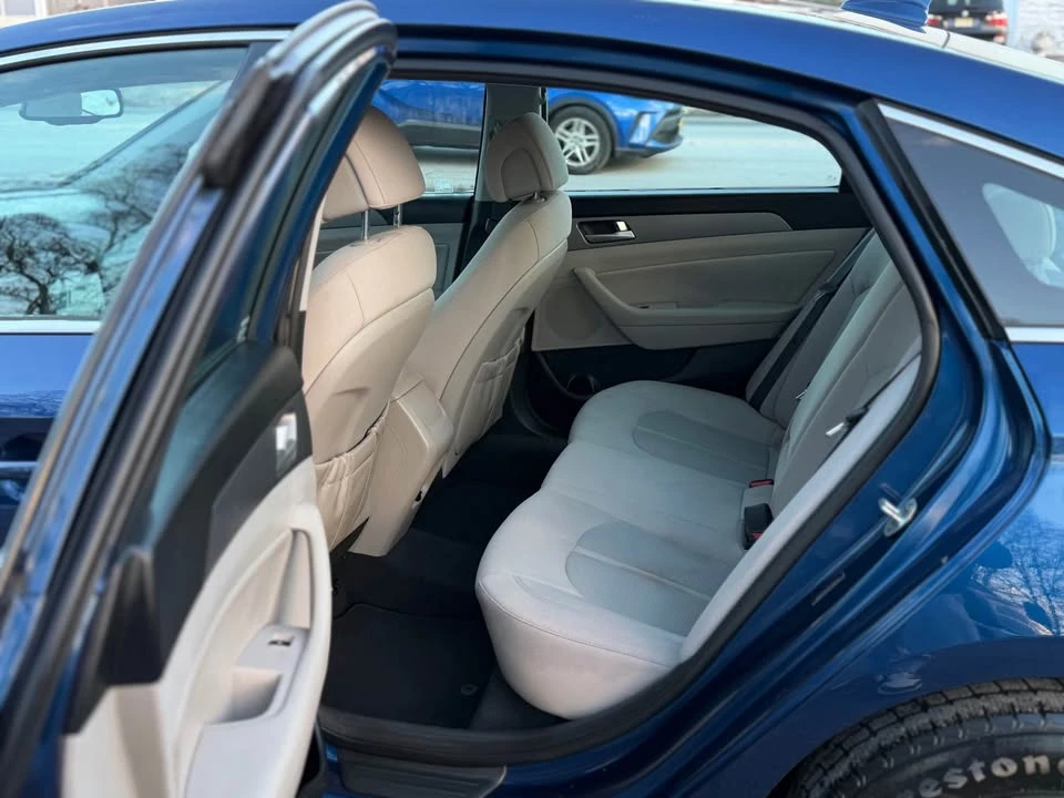 2015 Hyundai Sonata - Image 10 of 15