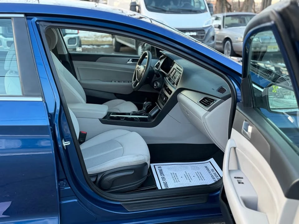 2015 Hyundai Sonata - Image 11 of 15