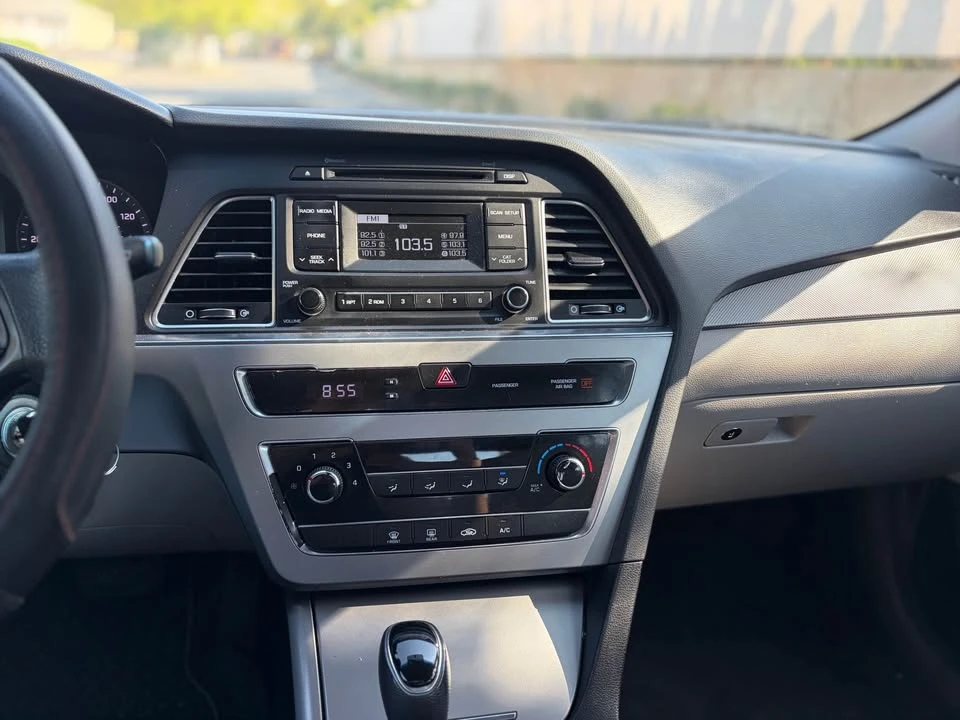 2015 Hyundai Sonata - Image 8 of 9