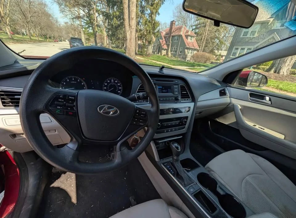 2015 Hyundai Sonata - Image 8 of 10