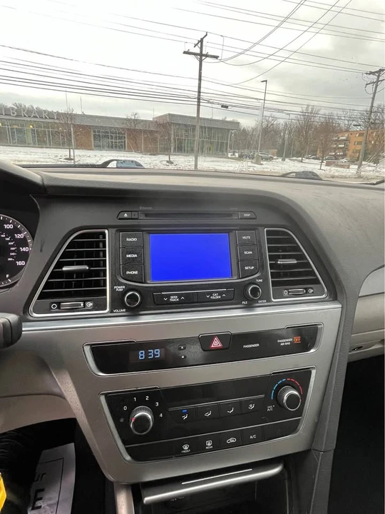 2015 Hyundai Sonata - Image 8 of 13