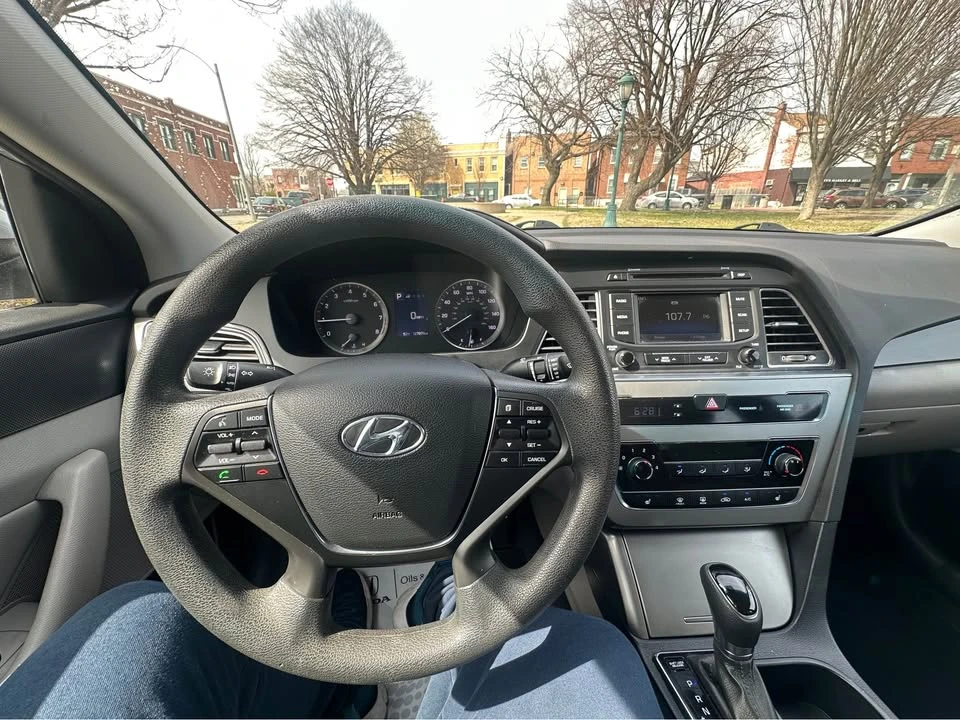 2015 Hyundai Sonata - Image 10 of 14